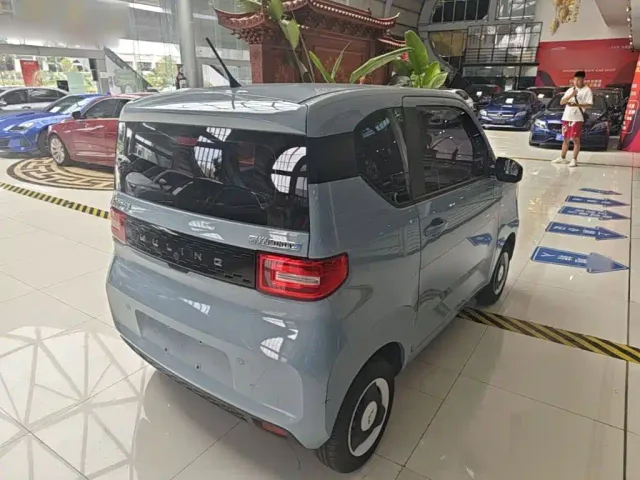 Wuling Hongguang Mini EV — Фото автомобиля 6