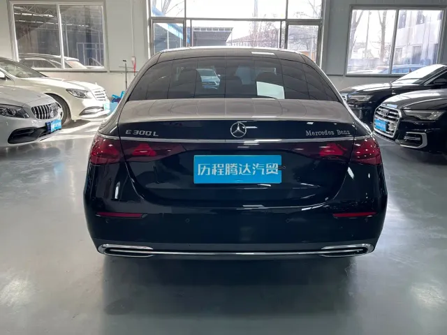 Mercedes-Benz E-Class — Фото автомобиля 9