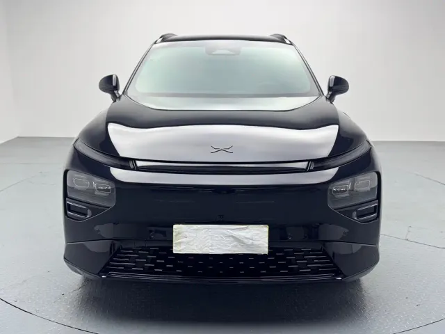 Xpeng G9 — Фото автомобиля 2