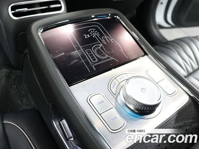 Genesis G90 Бензин 3.5 турбо AWD — Фото автомобиля 12