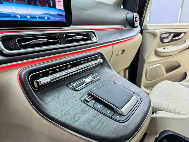 Mercedes-Benz V-Class — Фото автомобиля 10
