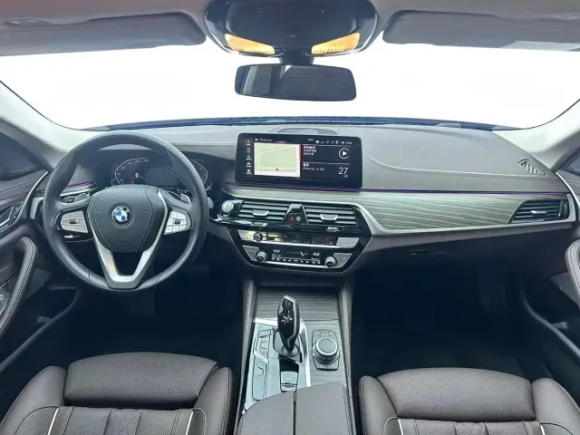 BMW 5 Series — Фото автомобиля 16