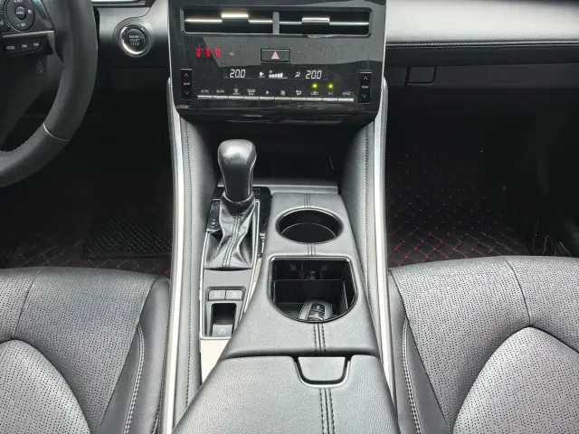 Toyota Avalon — Фото автомобиля 10