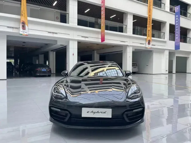 Фотография автомобиля — Porsche Panamera