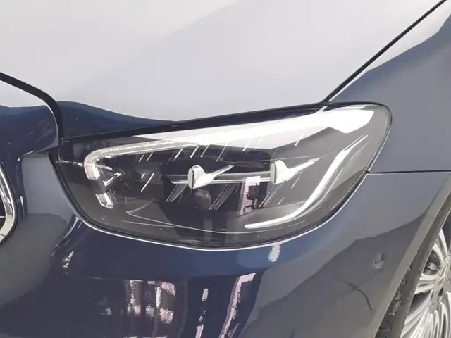 Mercedes-Benz E-Class — Фото автомобиля 7