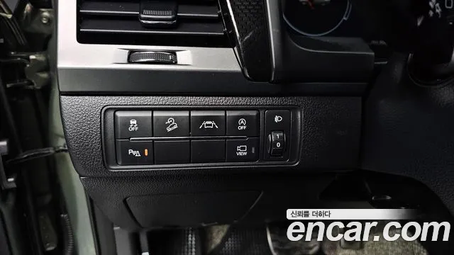 KG_Mobility_Ssangyong Rexton Новый Rexton Sport Khan Дизель 2.2 4WD — Фото автомобиля 15