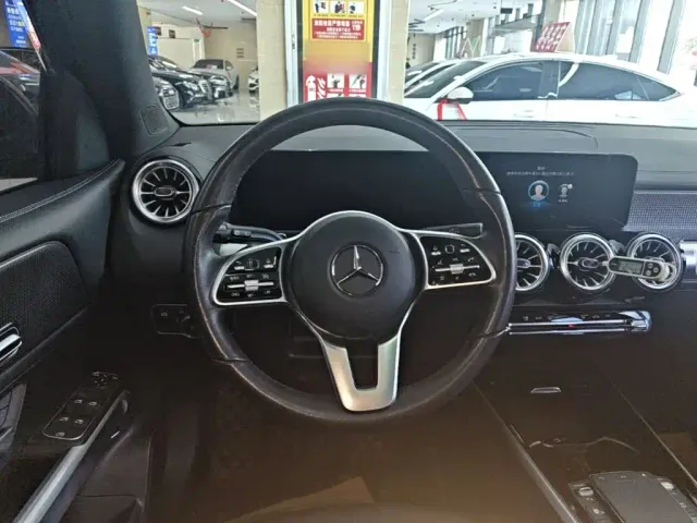 Mercedes-Benz GLB-Class — Фото автомобиля 10