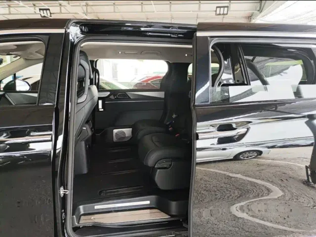 BYD M9 — Фото автомобиля 5