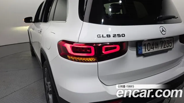 Mercedes-Benz GLB-Class — Фото автомобиля 21