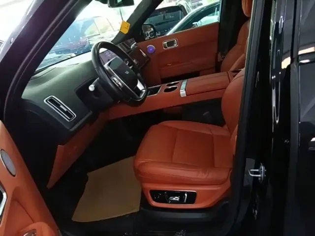 Li Auto L8 — Фото автомобиля 14
