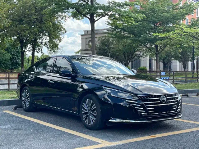 Nissan Teana — Фото автомобиля 3