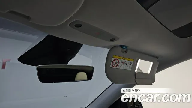 Tesla Model Y — Фото автомобиля 30