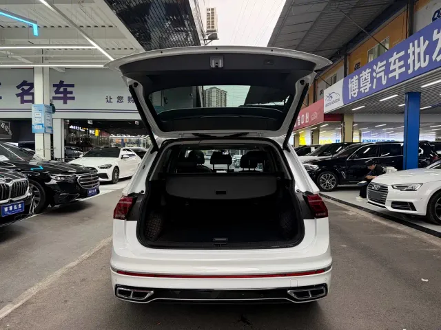 Volkswagen Tiguan L — Фото автомобиля 20