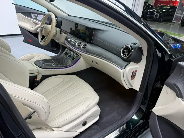 Mercedes-Benz CLS-Class — Фото автомобиля 3