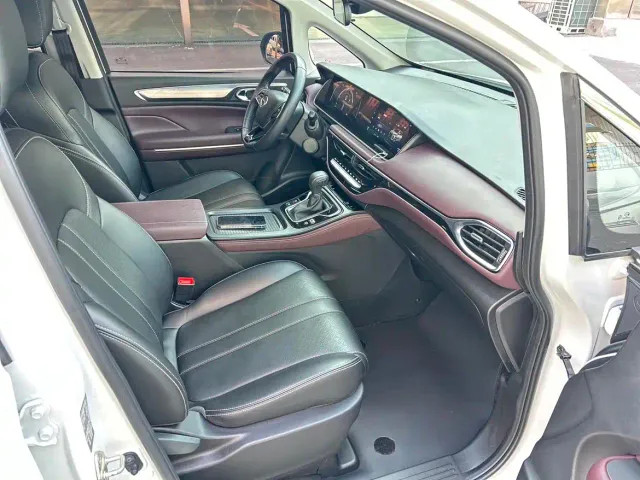 GAC Trumpchi M6 — Фото автомобиля 12