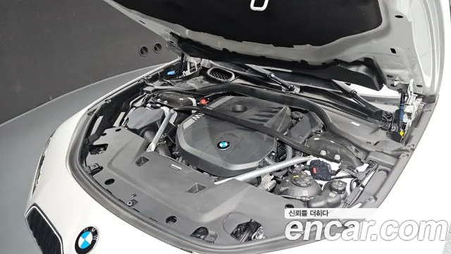 BMW 7-Series 7 серия (G70) 740i sDrive M Sport — Фото автомобиля 6