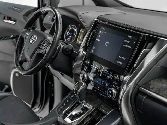 Toyota Vellfire — Фото автомобиля 23