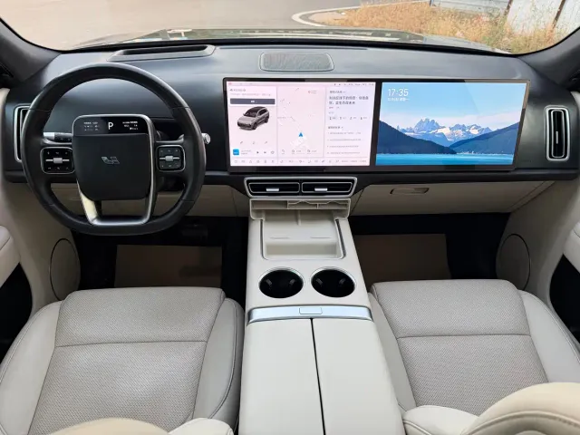 Li Auto L8 — Фото автомобиля 11