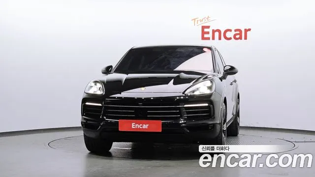 Porsche Cayenne — Фото автомобиля 3