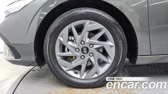 Hyundai Avante CN7 — Фото автомобиля 5
