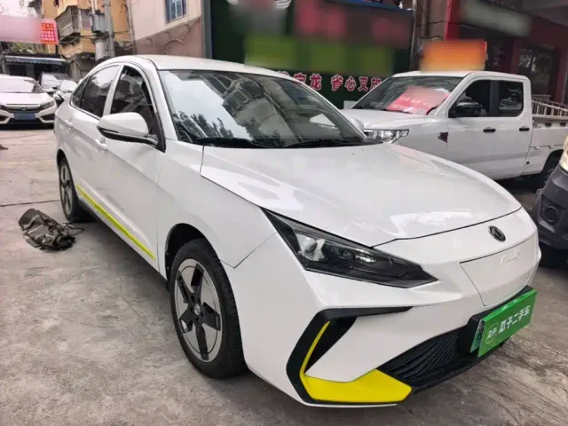 Dongfeng Fengshen E70 — Фото автомобиля 3