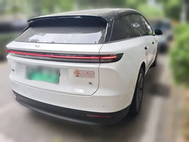 Li Auto i6 — Фото автомобиля 4
