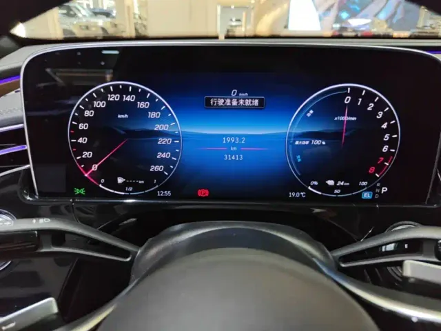 Mercedes-Benz E-Class — Фото автомобиля 11