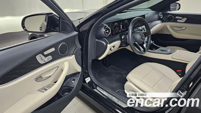 Mercedes-Benz E-Class — Фото автомобиля 10