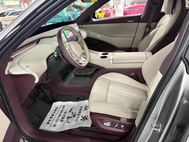 Xiaomi YU7 — Фото автомобиля 7