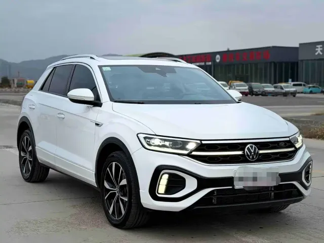 Volkswagen T-Roc — Фото автомобиля 3