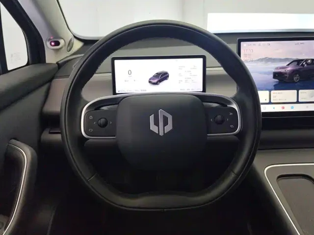 Leapmotor C10 — Фото автомобиля 15
