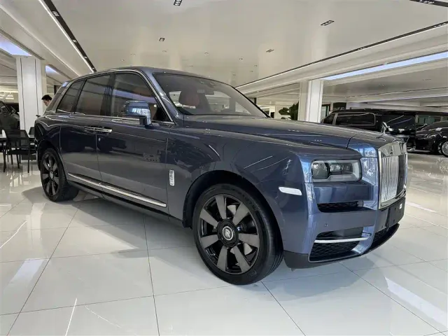 Rolls-Royce Cullinan — Фото автомобиля 3