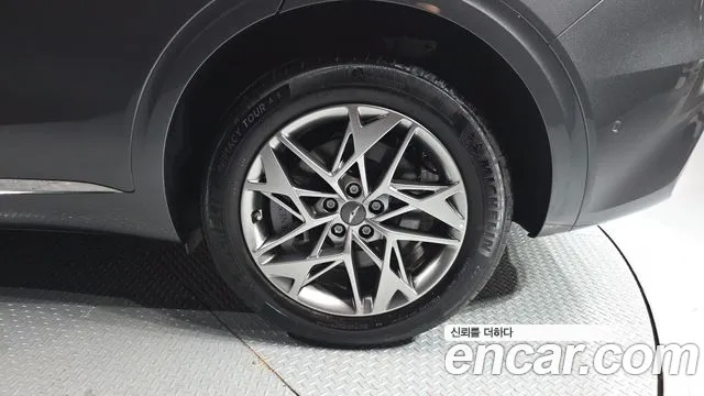 Genesis GV70 2.5T Бензин 2WD — Фото автомобиля 17