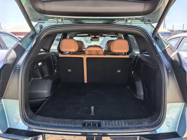 Geely Boyue L — Фото автомобиля 6