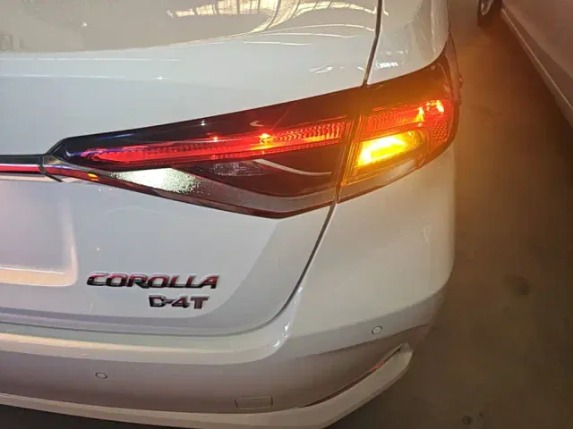 Toyota Corolla — Фото автомобиля 7