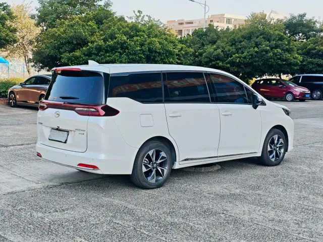 GAC Trumpchi M6 — Фото автомобиля 24