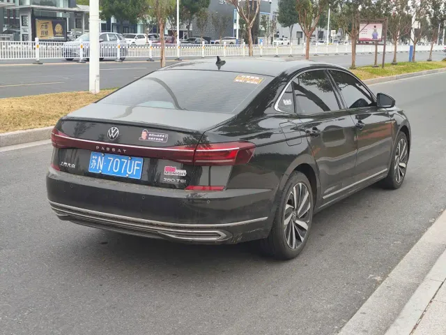 Volkswagen Passat — Фото автомобиля 4