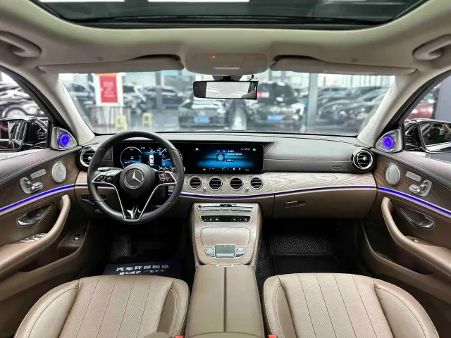 Mercedes-Benz E-Class — Фото автомобиля 9
