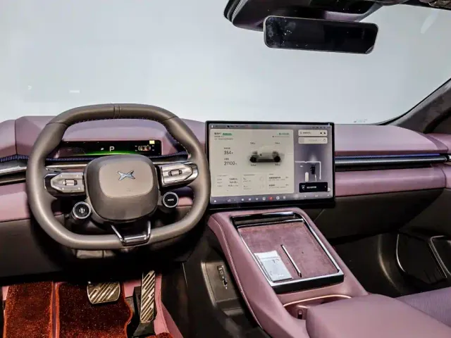 Xpeng P7 — Фото автомобиля 23
