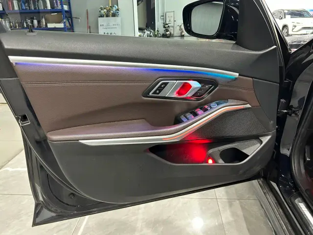 BMW 3 Series — Фото автомобиля 10