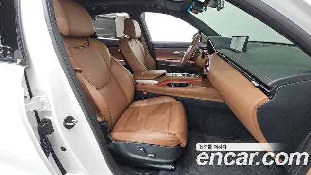 Genesis GV70 — Фото автомобиля 11