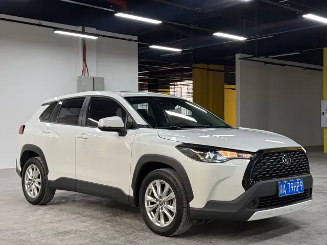 Toyota Corolla Cross — Фото автомобиля 3