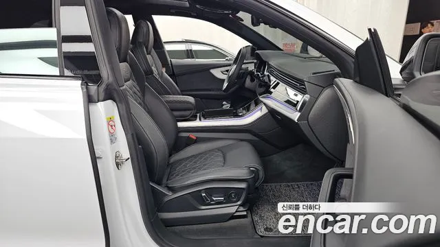 Audi Q8 55 TFSI quattro Premium — Фото автомобиля 10