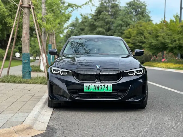 BMW i3 — Фото автомобиля 3