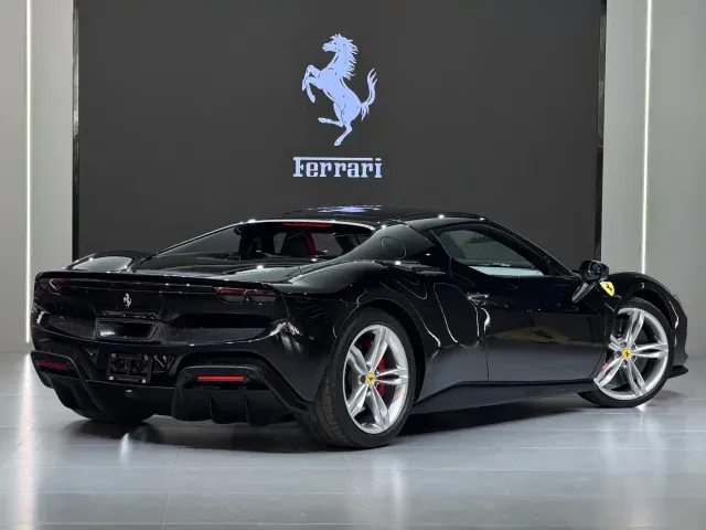 Ferrari 296 — Фото автомобиля 3