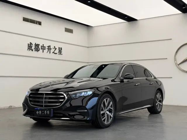 Фотография автомобиля — Mercedes-Benz E-Class