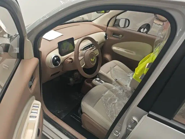 Wuling Hongguang Mini EV — Фото автомобиля 11