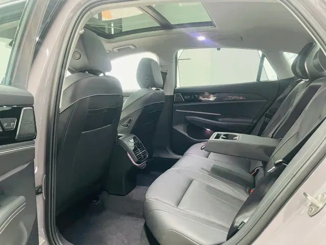 Volkswagen Passat — Фото автомобиля 11