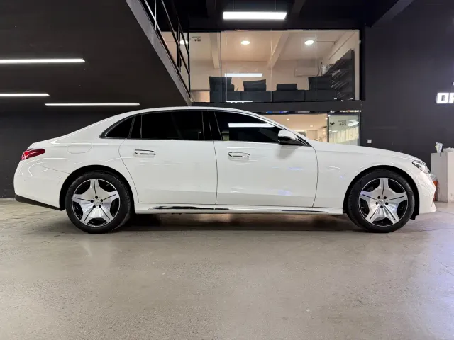 Mercedes-Benz E-Class — Фото автомобиля 11