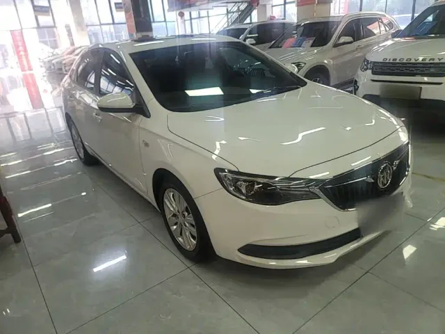Buick Excelle — Фото автомобиля 3
